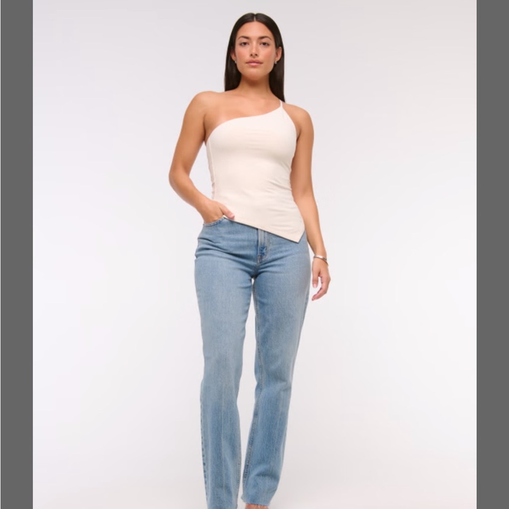 Abercrombie Curve Love Ultra High Rise 90s Straight Jean